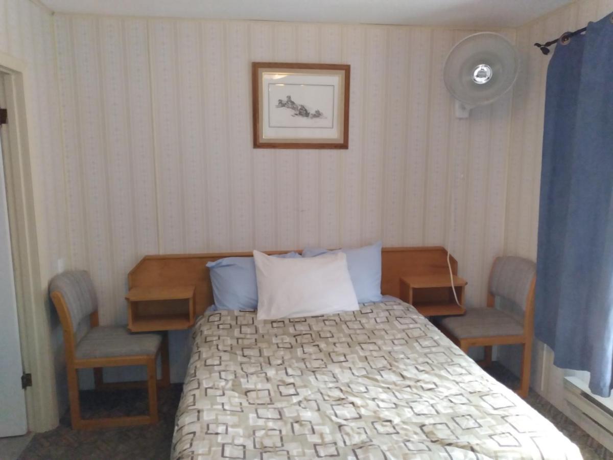 Appletree Inn Radium Hot Springs Zewnętrze zdjęcie