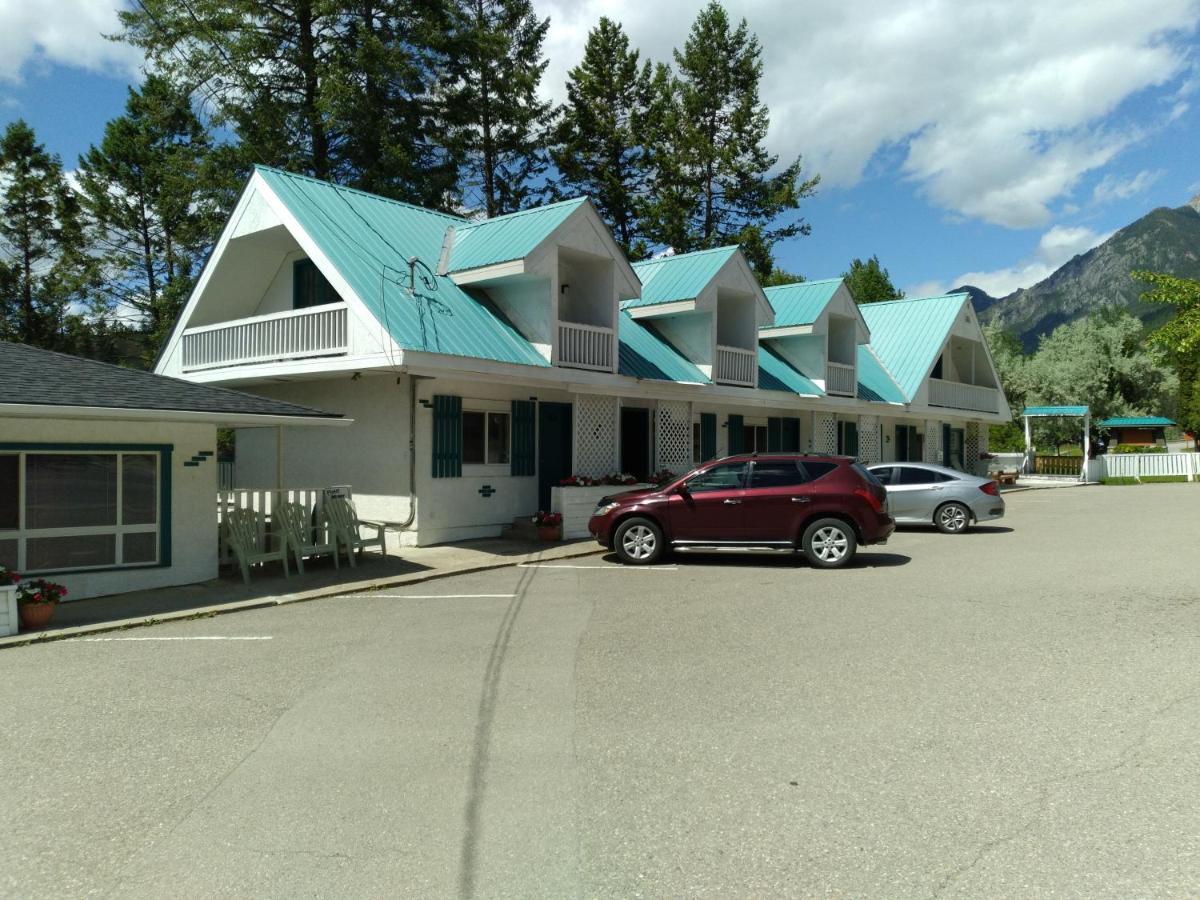 Appletree Inn Radium Hot Springs Zewnętrze zdjęcie