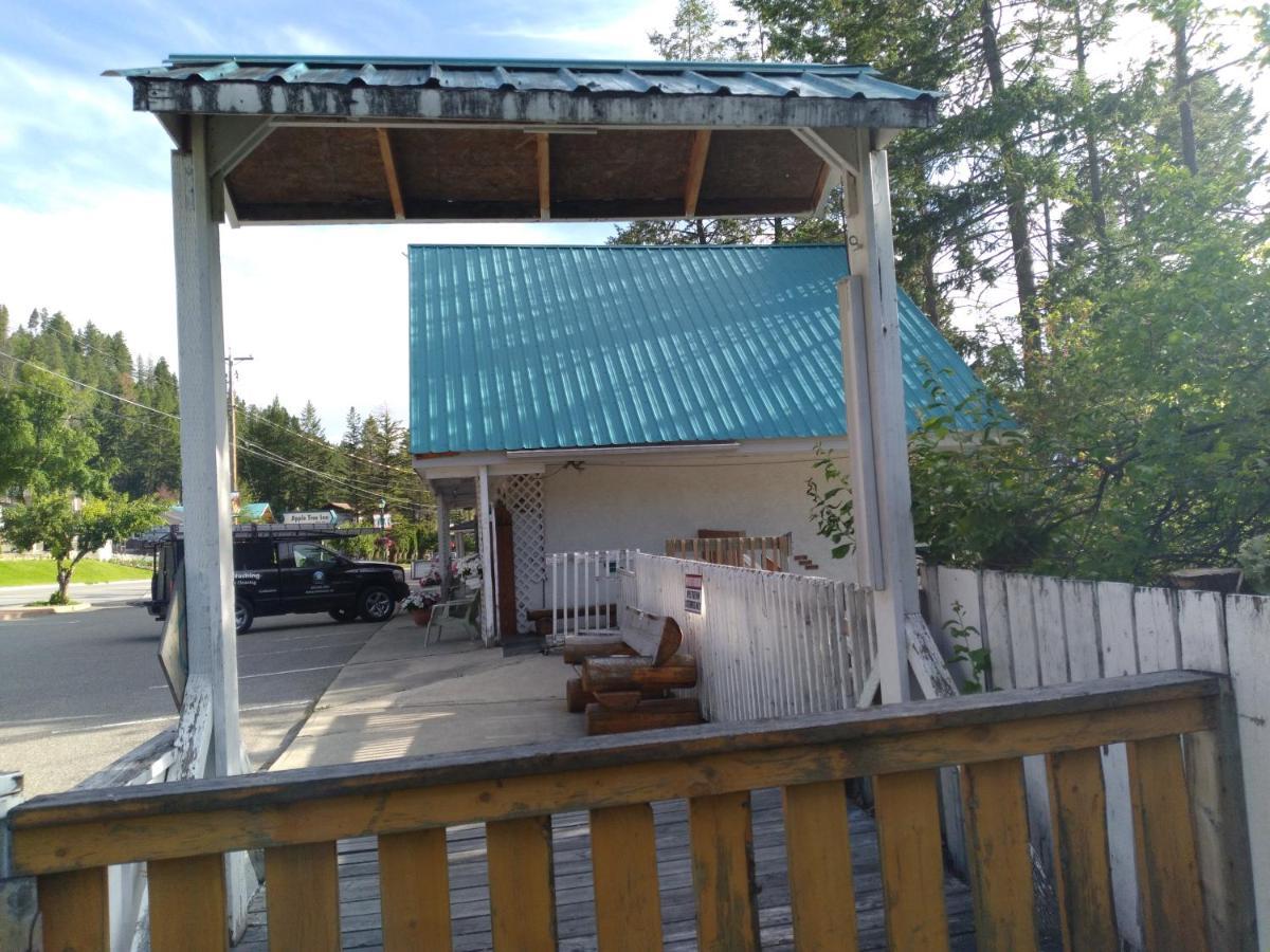 Appletree Inn Radium Hot Springs Zewnętrze zdjęcie