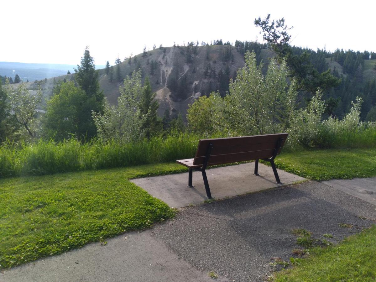 Appletree Inn Radium Hot Springs Zewnętrze zdjęcie